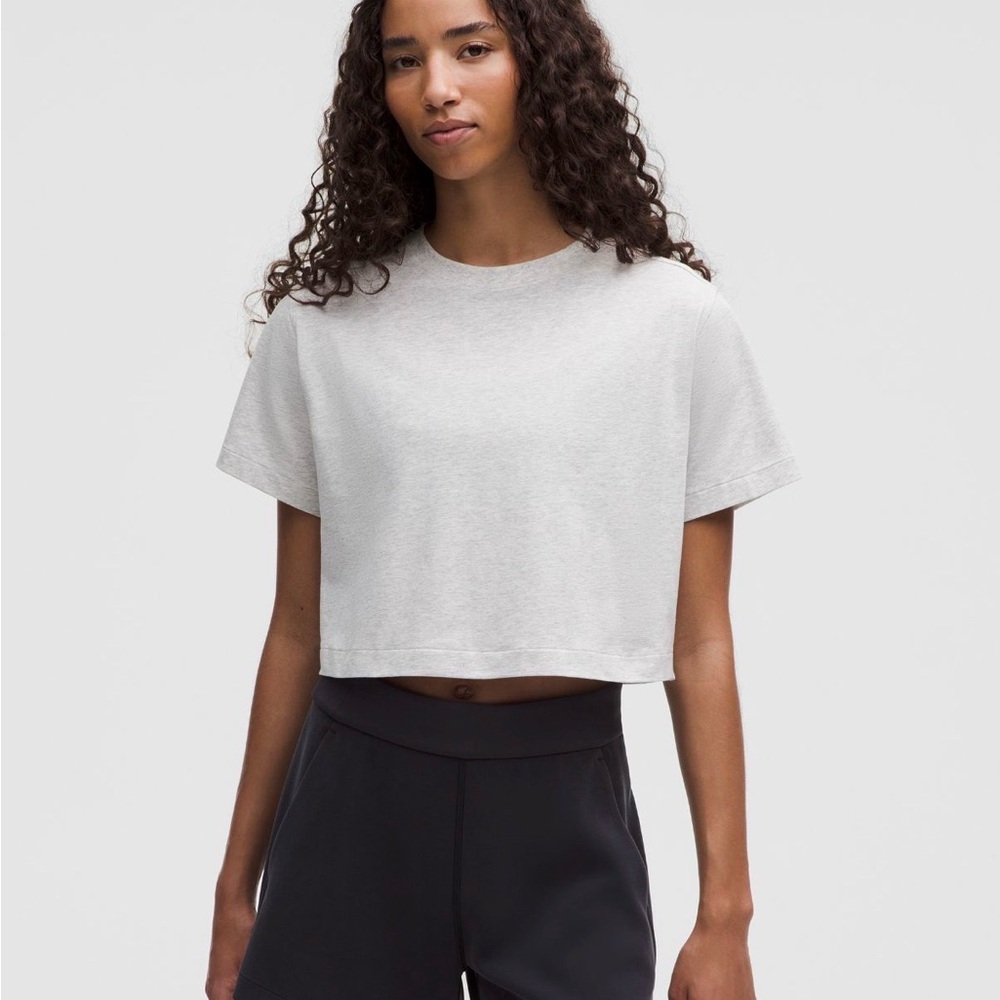 Lululemon Athletica Gray Short Sleeve Crop Top